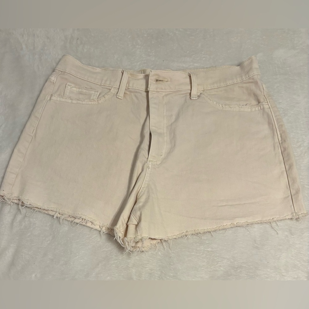 Women's Cream Shorts